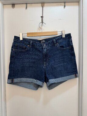Amazon Essentials Women's Slim Fit Mid-Rise 4" Denim Shorts